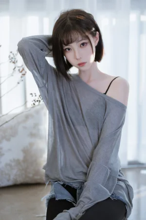 《半透毛衣》｜许岚 · 40张写真