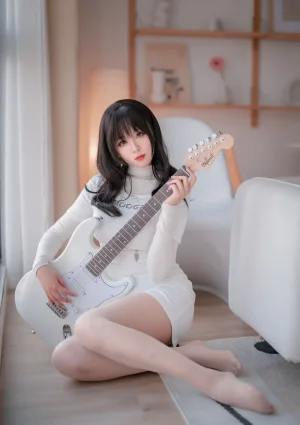 《NO.25 – 吉他妹妹肉丝套》｜轩萧学姐 · 61张写真