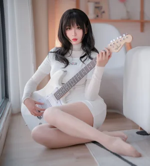 《NO.25 – 吉他妹妹肉丝套》｜轩萧学姐 · 61张写真