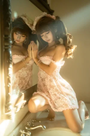 《二月T3订阅《镜像》｜蠢沫沫 · 40张写真