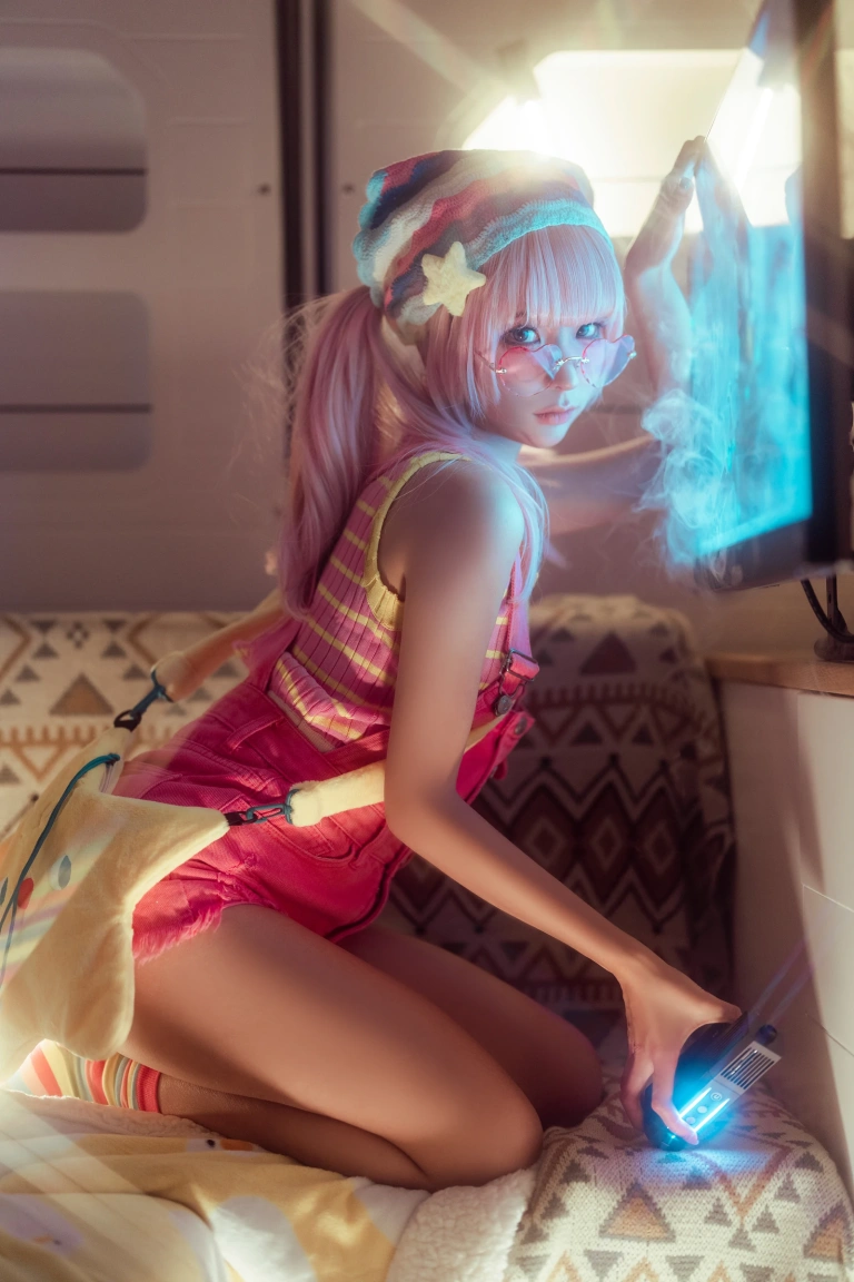 《二月T3订阅《烟》｜蠢沫沫 · 66张写真