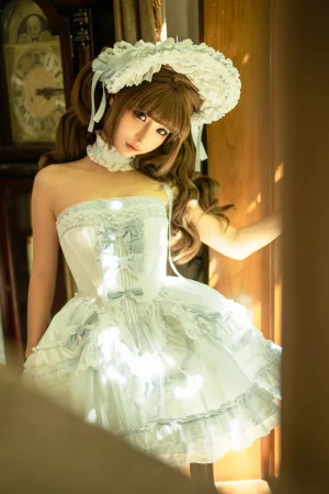 《二月T3订阅《公主裙》｜蠢沫沫 · 31张写真