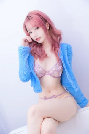 《蓝粉色》｜雯仔不讲道理 · 22张写真、2 个视频