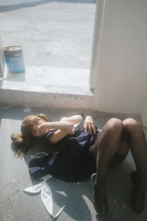 《二月T3订阅《午后》｜蠢沫沫 · 45张写真