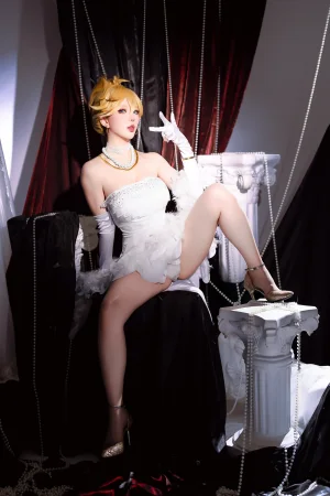 《2024年07月计划A 吊带袜天使 潘迪礼服》｜星之迟迟 · 45张写真、1 个视频