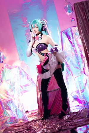 《2024年07月计划B Miku初音未来 喵斯快跑》｜星之迟迟 · 73张写真、1 个视频