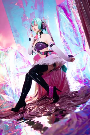 《2024年07月计划B Miku初音未来 喵斯快跑》｜星之迟迟 · 73张写真、1 个视频