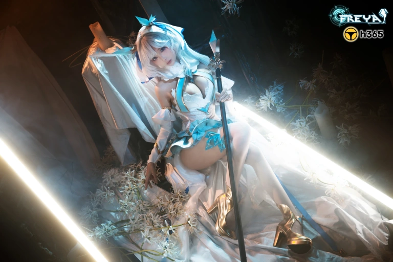 《三月T3订阅《萝姬改》》｜蠢沫沫 · 14张写真