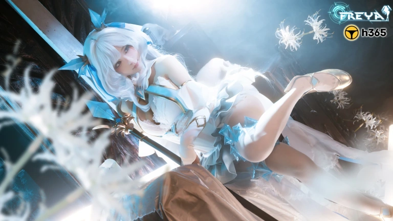 《三月T3订阅《萝姬改》》｜蠢沫沫 · 14张写真