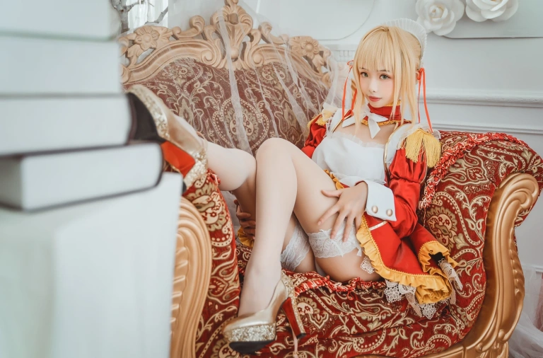 《尼禄女仆》｜雯仔不讲道理 · 20张写真