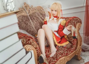 《尼禄女仆》｜雯仔不讲道理 · 20张写真