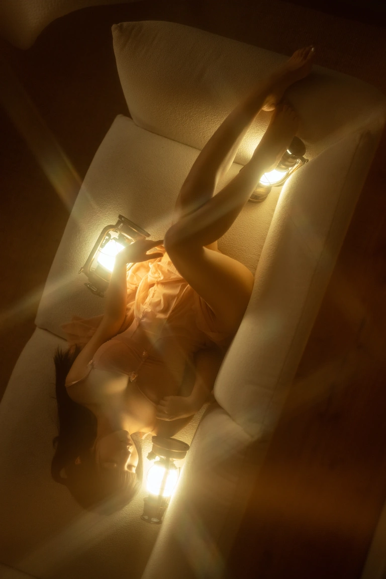 《四月T1订阅《提灯》》｜蠢沫沫 · 34张写真