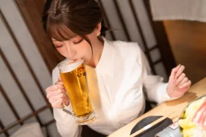 《2025年02月计划G 不胜酒力的新人后辈》｜星之迟迟 · 103张写真、1 个视频