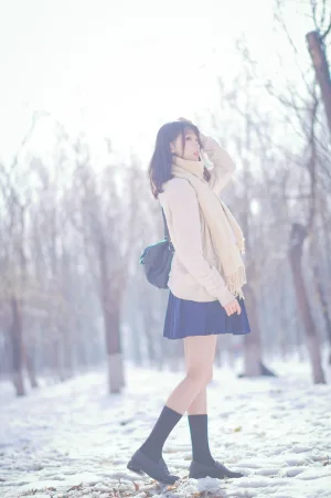 《雪景jk》｜周叽是可爱兔兔 · 15张写真