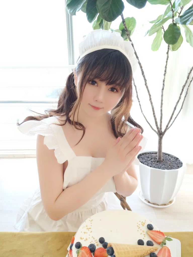 《小厨娘》｜依酱 · 40张写真