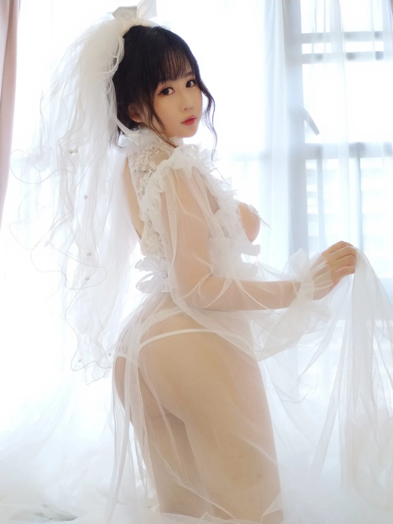 《花嫁》｜依酱 · 40张写真