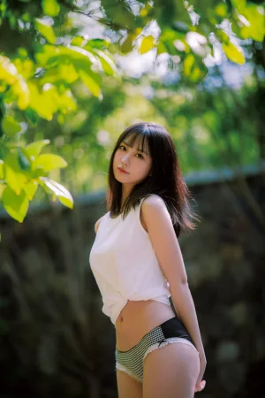 《夏日微风》｜念雪 · 50张写真