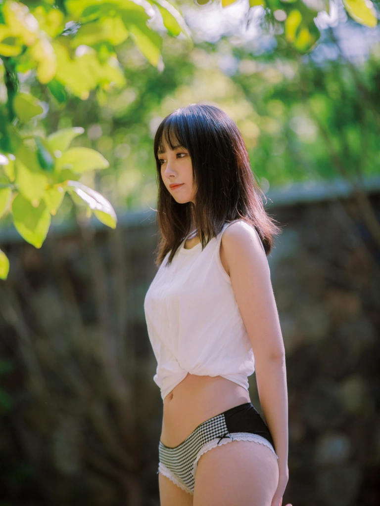 《夏日微风》｜念雪 · 50张写真