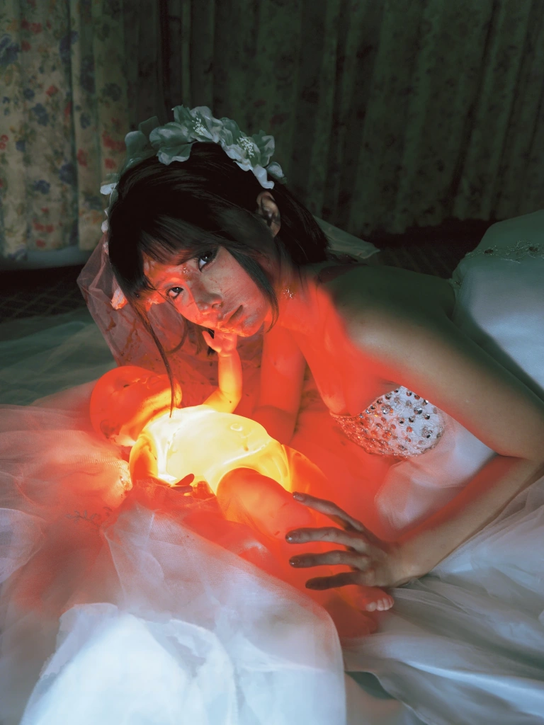 《血婚纱》｜蠢沫沫 · 11张写真