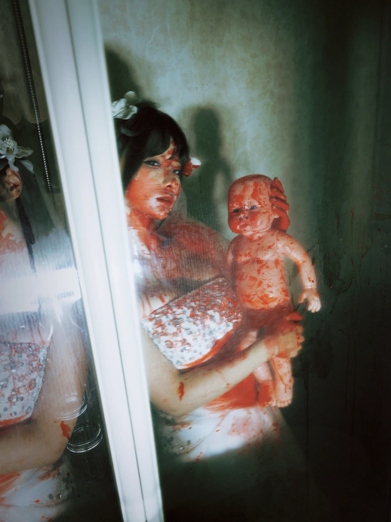 《血婚纱》｜蠢沫沫 · 11张写真