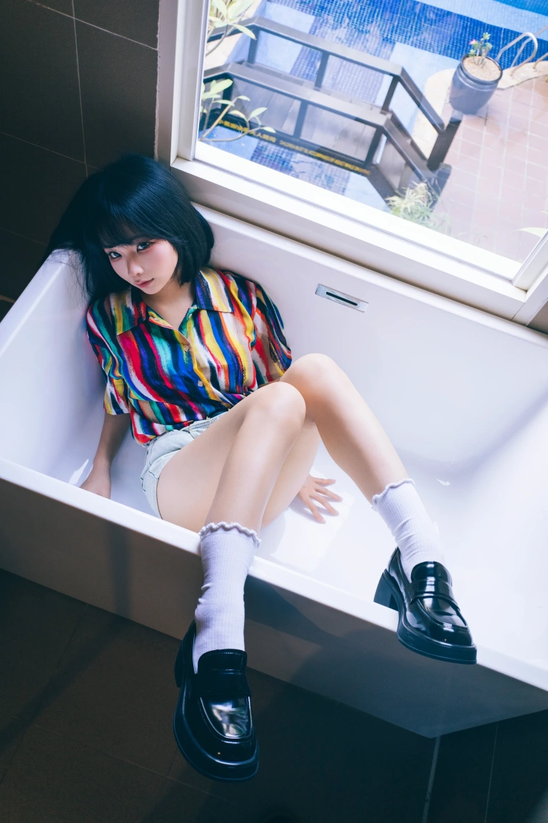 《凝视》｜蠢沫沫 · 57张写真