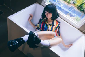 《凝视》｜蠢沫沫 · 57张写真