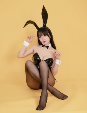 《NO.33 – 新春福兔 黑兔女郎》｜轩萧学姐 · 20张写真