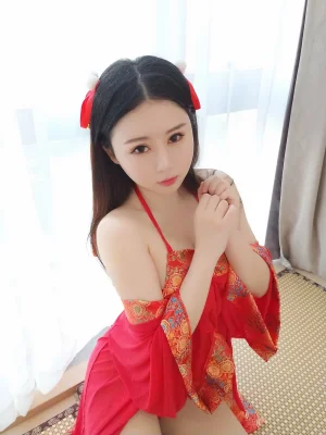 《媚娘》｜依酱 · 42张写真
