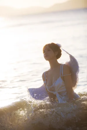 《海边神明少女》｜念雪 · 50张写真