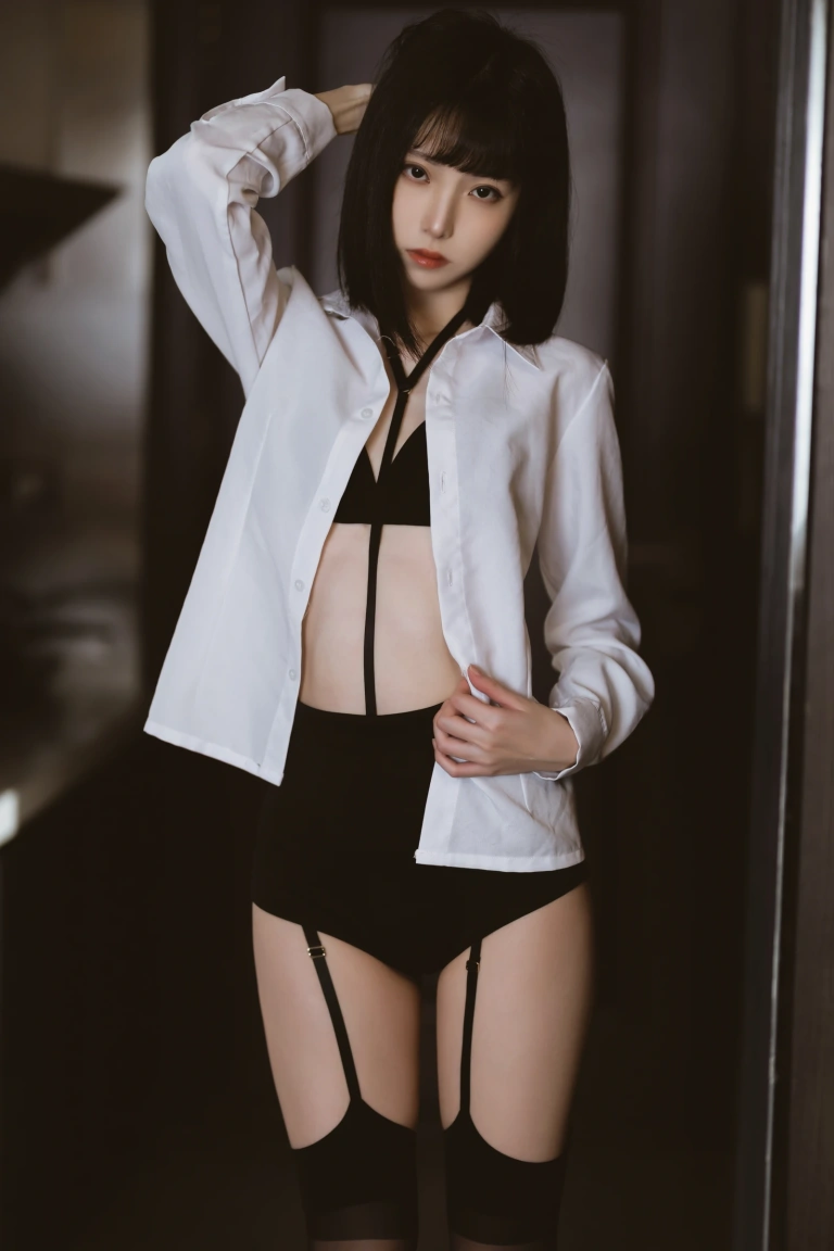 《醉酒OL》｜许岚 · 60张写真、2 个视频