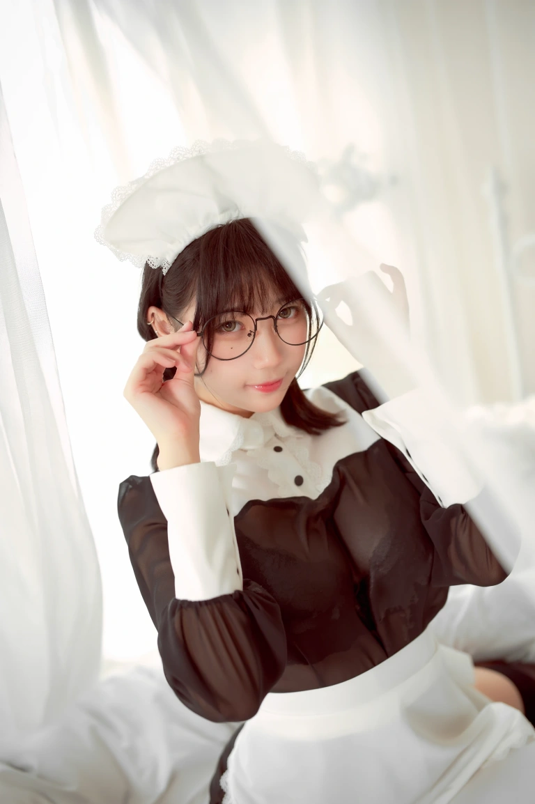 《眼镜女仆》｜周叽是可爱兔兔 · 36张写真、3 个视频