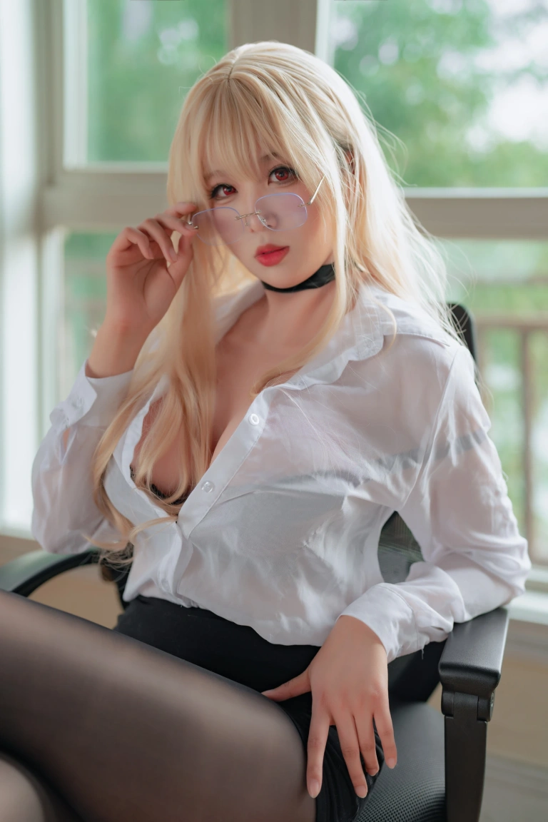 《NO.36 – 怨仇》｜轩萧学姐 · 80张写真、2 个视频