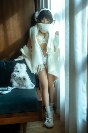 《叫兽 白毛衣》｜蠢沫沫 · 18张写真、1 个视频