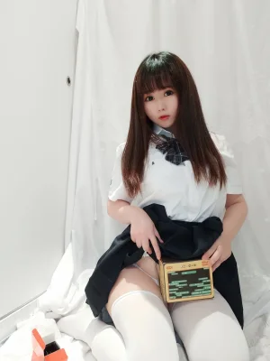 《JK捆绑》｜依酱 · 20张写真