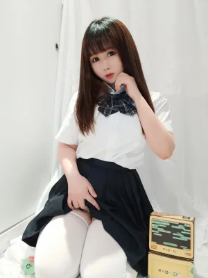 《JK捆绑》｜依酱 · 20张写真