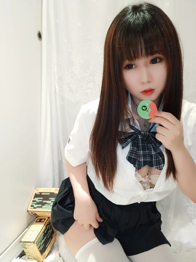 《JK捆绑》｜依酱 · 20张写真