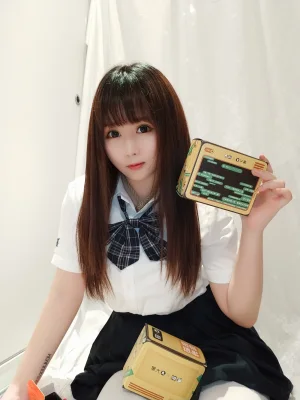 《JK捆绑》｜依酱 · 20张写真