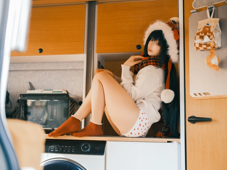 《房车》｜蠢沫沫 · 53张写真、1 个视频
