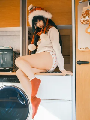 《房车》｜蠢沫沫 · 53张写真、1 个视频
