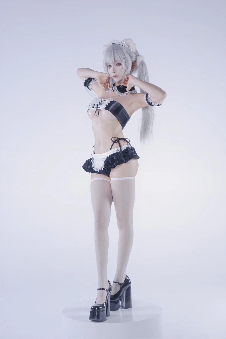 《白发粉猫》｜蠢沫沫 · 22张写真