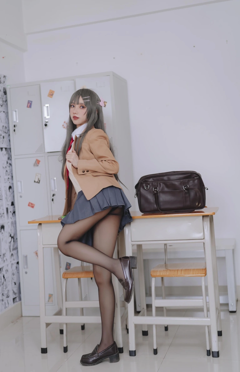 《麻衣校服》｜果咩酱 · 30张写真