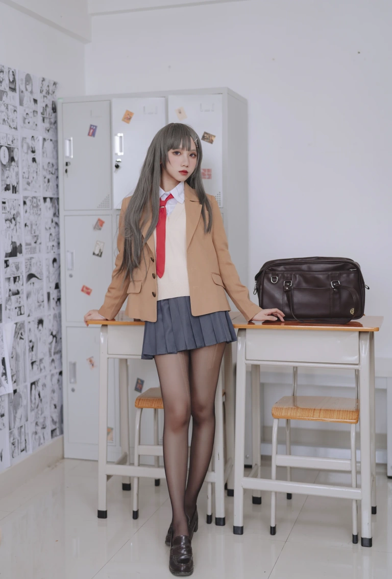 《麻衣校服》｜果咩酱 · 30张写真