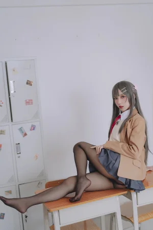 《麻衣校服》｜果咩酱 · 30张写真