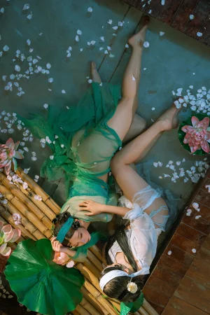 《NO.50 – 白娘子&青蛇》｜轩萧学姐&奶桃桃 · 26张写真、1 个视频