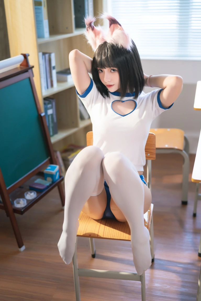 《运动服猫咪》｜雯仔不讲道理 · 30张写真