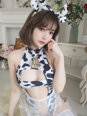 《自拍奶牛》｜雯仔不讲道理 · 41张写真
