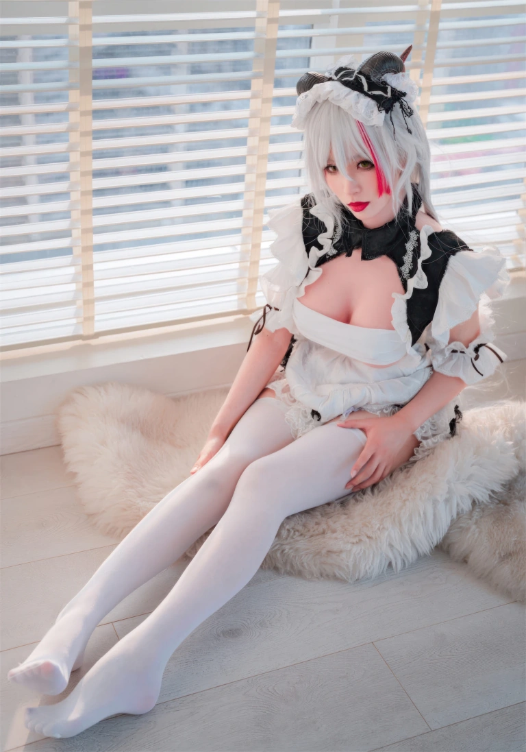 《NO.65 – 碧蓝航线 埃吉尔女仆》｜轩萧学姐 · 66张写真