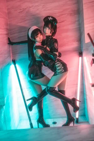 《修女×护士》｜蠢沫沫 · 50张写真