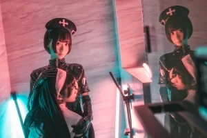 《修女×护士》｜蠢沫沫 · 50张写真
