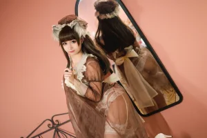 《棕透明女仆》｜蠢沫沫 · 61张写真
